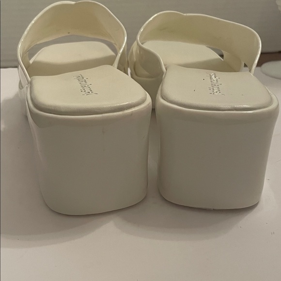 Jeffrey Campbell Cream Platform Mules Sandals - Picture 6 of 13